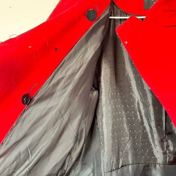 Woman Zara Bold Red Trench Coat. Perfect for cool/cold weather - Picture 9 of 14